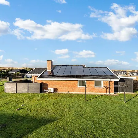 Lovely With Pool, And Sauna, Only 200 Meters From The North Sea *