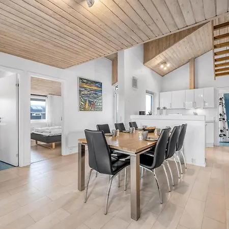 Lovely With Pool, And Sauna, Only 200 Meters From The North Sea Harboør