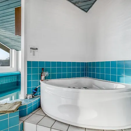 Lovely With Pool, And Sauna, Only 200 Meters From The North Sea * Harboør