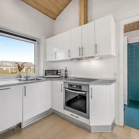 Feriehus Lovely With Pool, And Sauna, Only 200 Meters From The North Sea