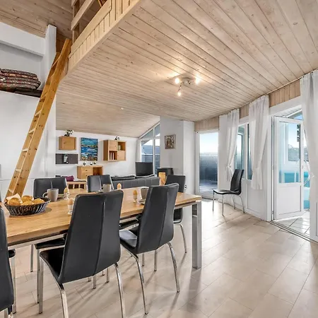 Lovely With Pool, And Sauna, Only 200 Meters From The North Sea Feriehus Harboør