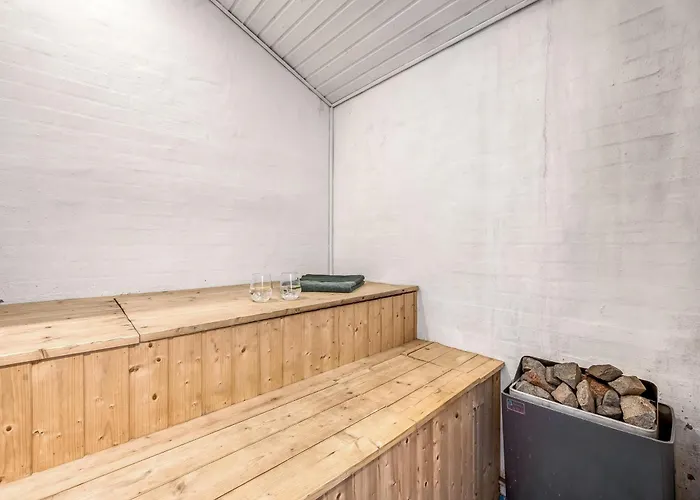 Σπίτι διακοπών Lovely With Pool, And Sauna, Only 200 Meters From The North Sea